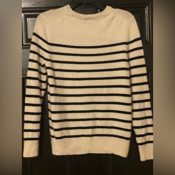 Quince Cream CashmereSweater - Picture 3 of 5